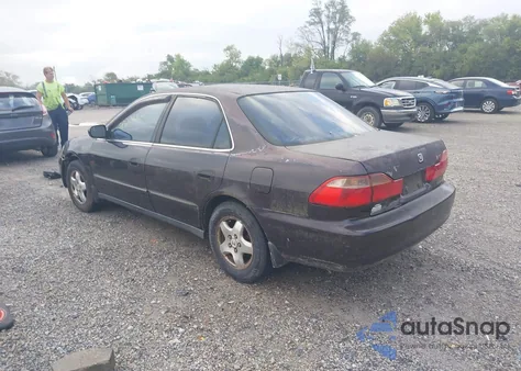 1998 Honda Accord Lx V6 из США, поврежденный, VIN 1HGCG1645WA049952